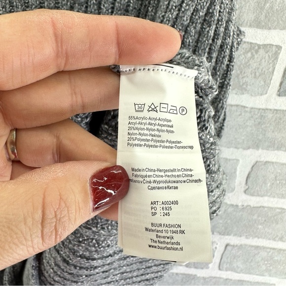 Yesta Gray Ribbed Sleeveless Sweater Size 16 & 20 - Picture 7 of 9